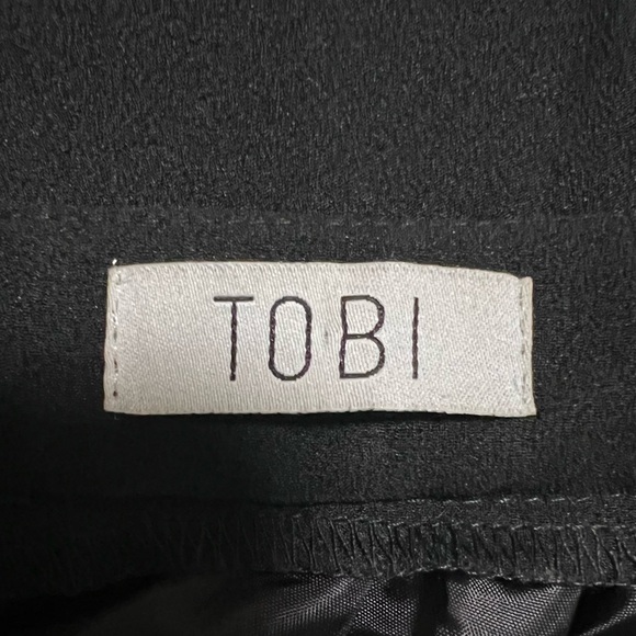 Backless skater dress with beautiful lace detail. Formal size small - Picture 6 of 6